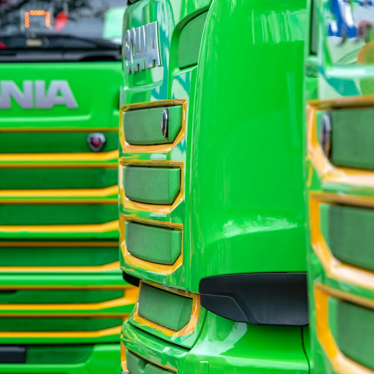green scania truck